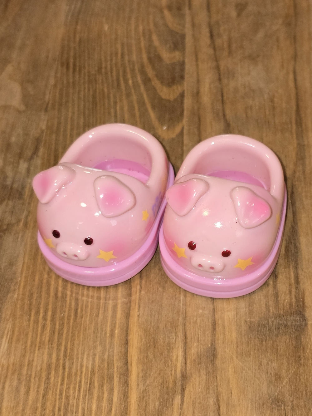POP MART Baby Three 400% Baby Piggy Glossy Light Pink Shoes Pink Bottoms